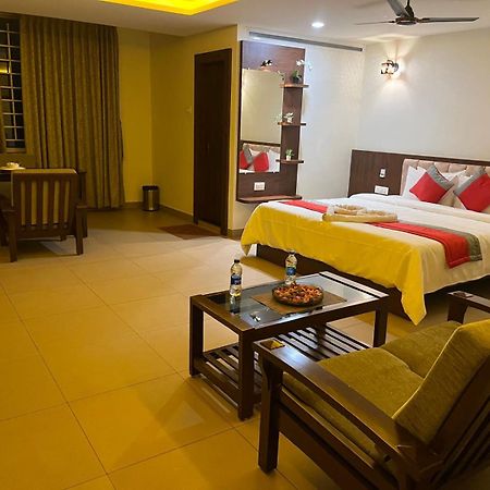 M R Residency Dharwad. Lejlighed Eksteriør billede