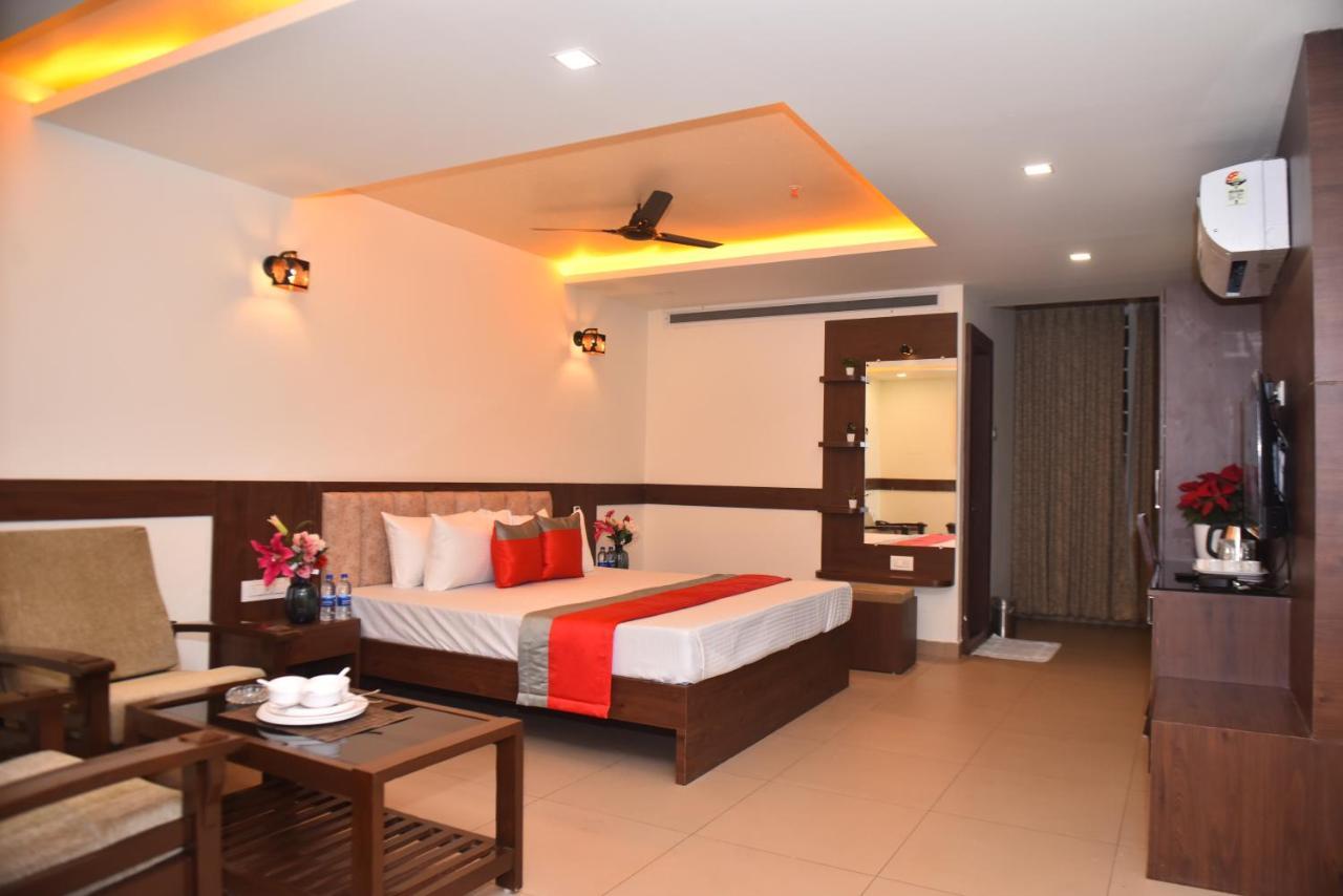 M R Residency Dharwad. Lejlighed Eksteriør billede