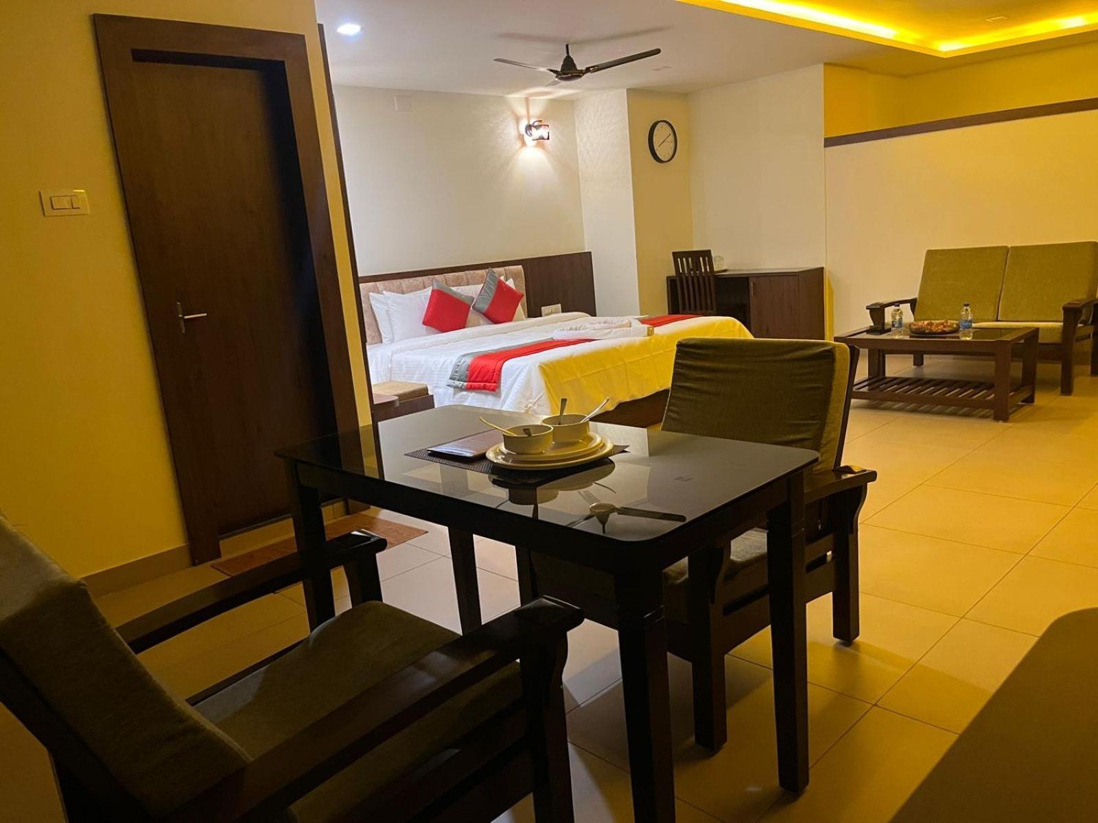 M R Residency Dharwad. Lejlighed Eksteriør billede